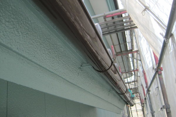 広島県東広島市　外壁塗装　雨樋塗装仕上げの画像