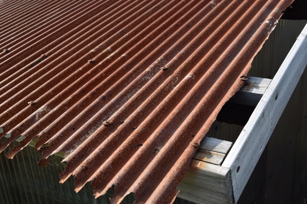 屋根の錆びは補修が必要？塗装工事の工程とは (3)