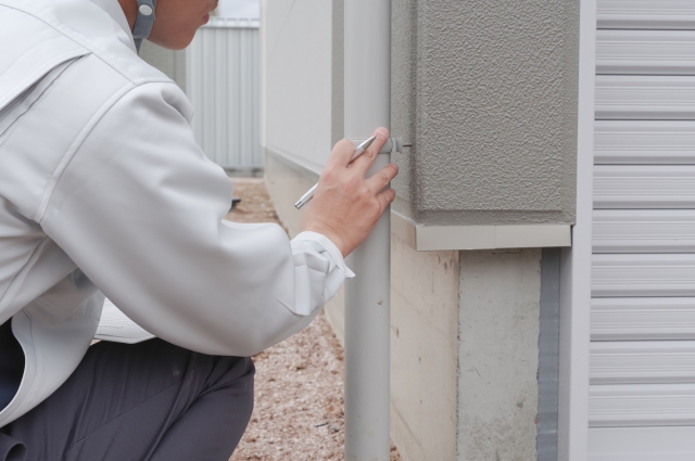 雨樋金具のサビ放置は危険！原因や修理方法、費用相場まとめ (2)