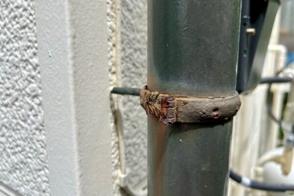 雨樋金具のサビ放置は危険！原因や修理方法、費用相場まとめ (4)