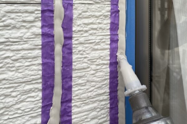 コーキングの打ち替えと増し打ちの違いとは？費用・選び方を解説