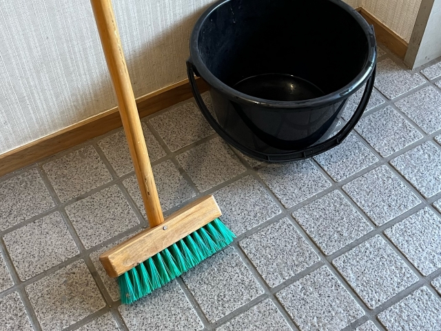 外壁の苔を除去する方法