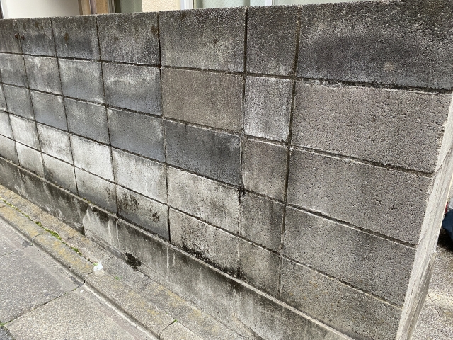 ブロック塀はメンテナンスが必須!劣化のサインと補修・塗装の費用相場 (3)