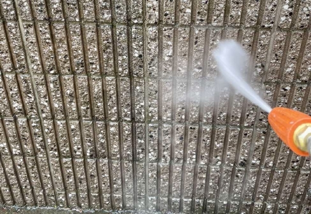 ブロック塀はメンテナンスが必須!劣化のサインと補修・塗装の費用相場 (5)